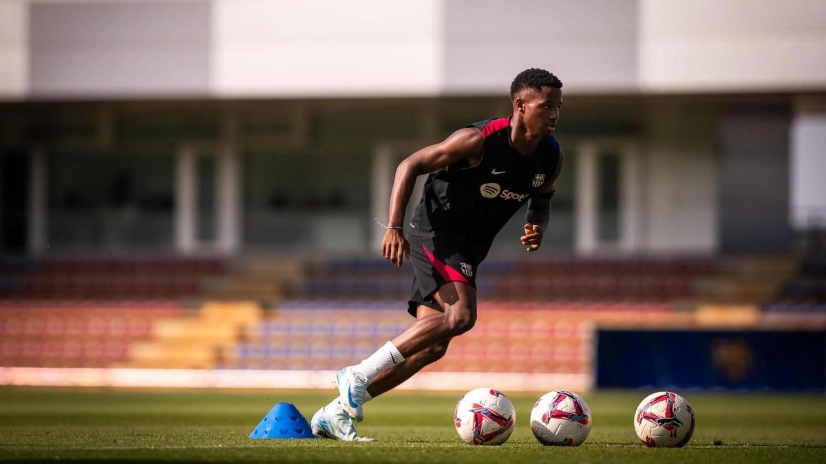 Ansu Fati, en un entrenamiento con el Barça esta pretemporada en la ciudad deportiva de Sant Joan Despí.