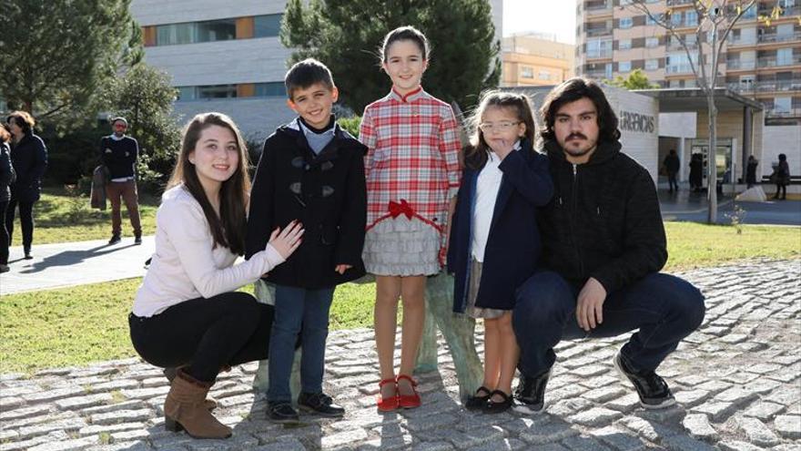 Infancia festera en la tradición de la luz con el futuro asegurado