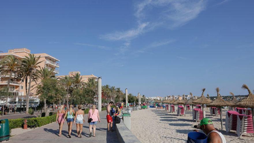 Die Urlauber lassen viel Geld an der Playa de Palma.