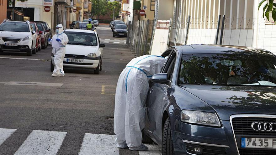 Realització de proves PCR a Càrcer, en una imatge de l’estiu passat.