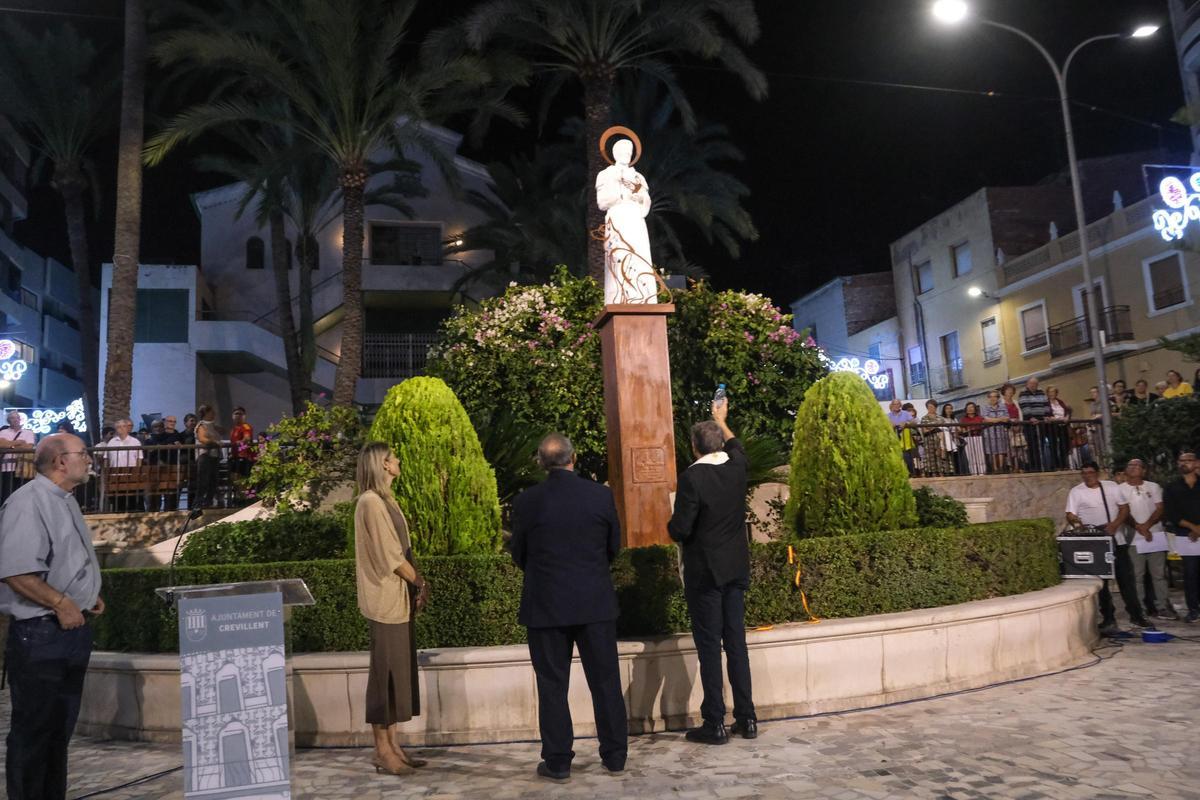 Así ha sido la inaguración y bendición de la nueva escultura de San Francisco de Asís en Crevillent