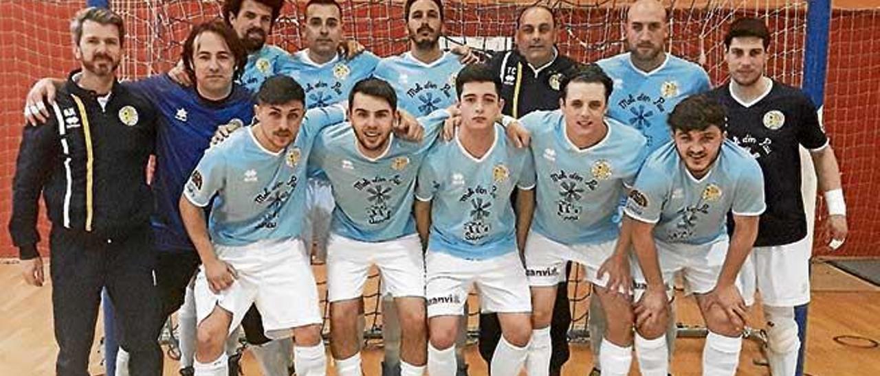 Plantilla del Sineu Atlètic de fútbol sala, que ha logrado el ascenso a Tercera División.