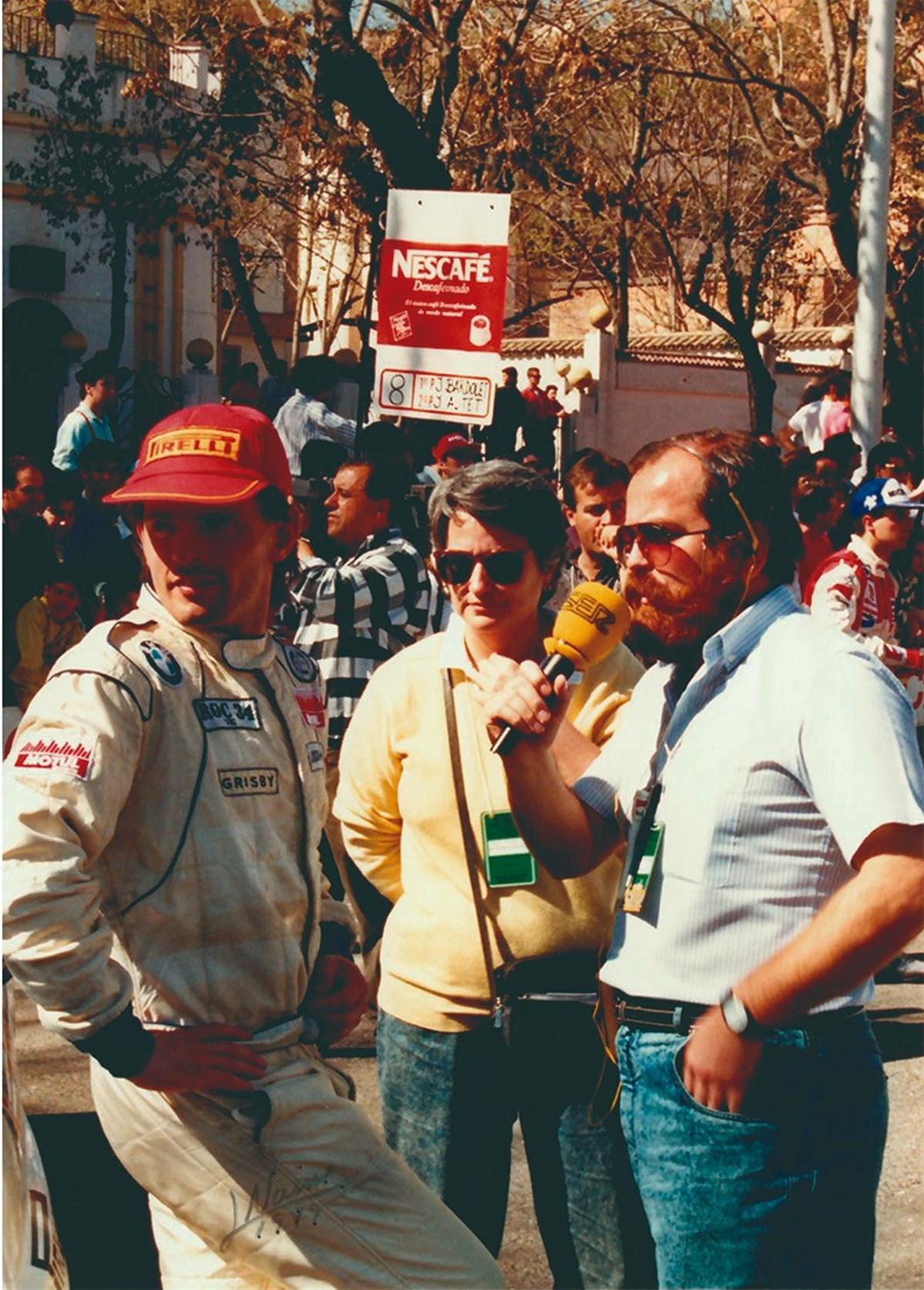 Luis Fernando Garrido entrevistando al catalán Pep Bassas, ganador de la 12ª edición del Rally Sierra Morena, para la cadena SER.