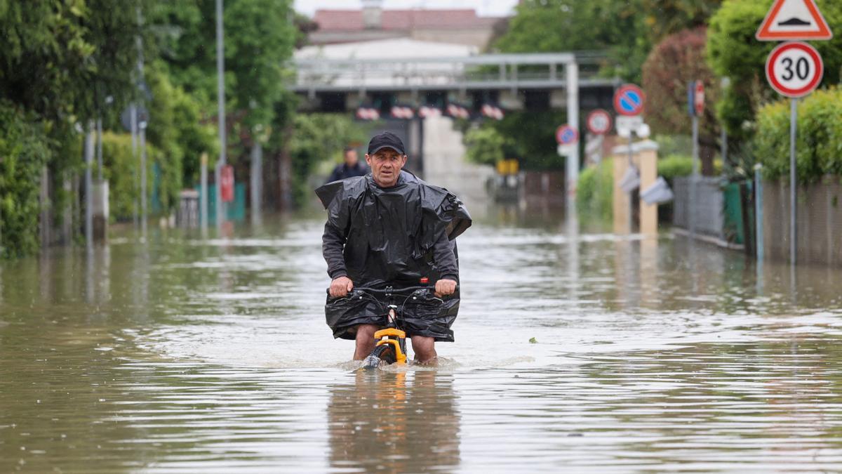Las inundaciones en Italia dejan una decena de muertos y miles de personas evacuadas.