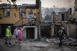 Els veïns d’A Veiga de Cascallá, a Ourense: «Se’ns ha cremat la vida sencera en 20 minuts»