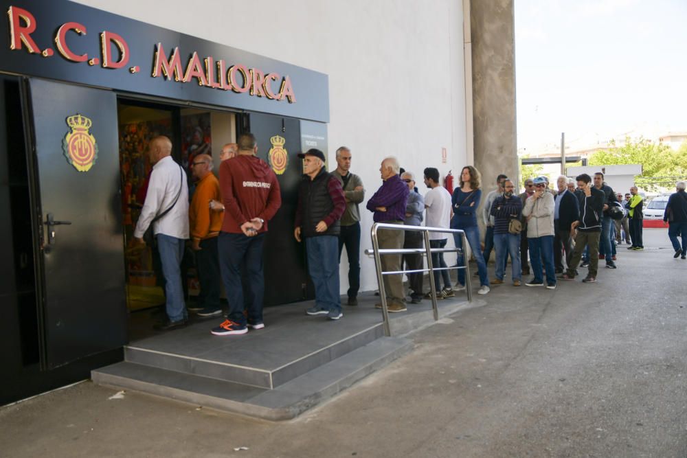 Los mallorquinistas compran su entrada para el partido contra el Mirandés