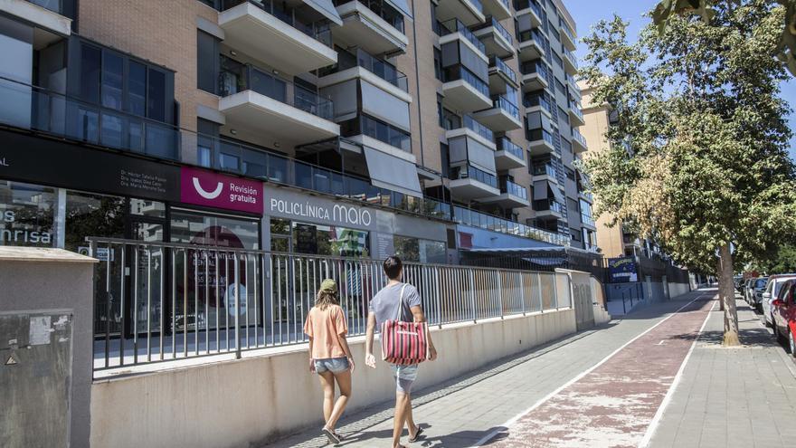 Los precios de los alquileres en los barrios de Alicante se disparan por contagio de las cifras de la playa