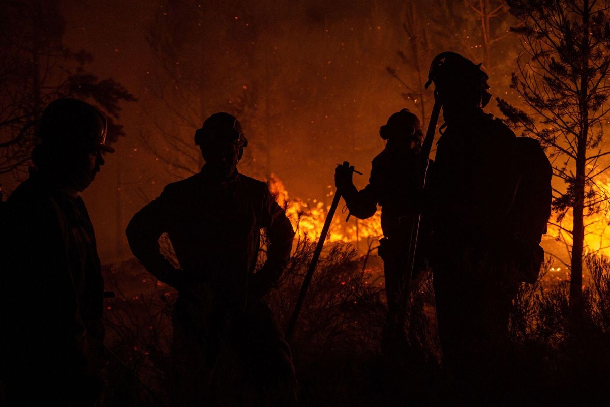Els focs milloren a Castella i Lleó i Astúries, però el risc és extrem Els focs milloren a Castella i Lleó i Astúries, però el risc és extrem