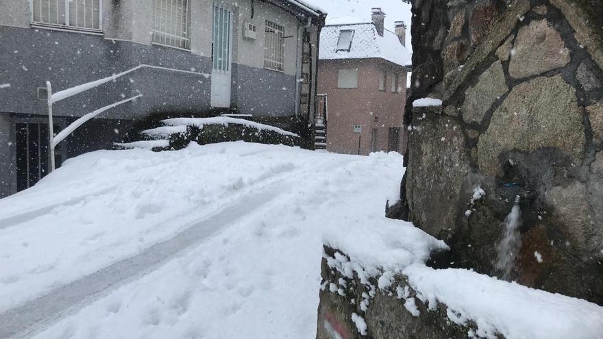 La nieve deja la comarca de Sanabria blanca