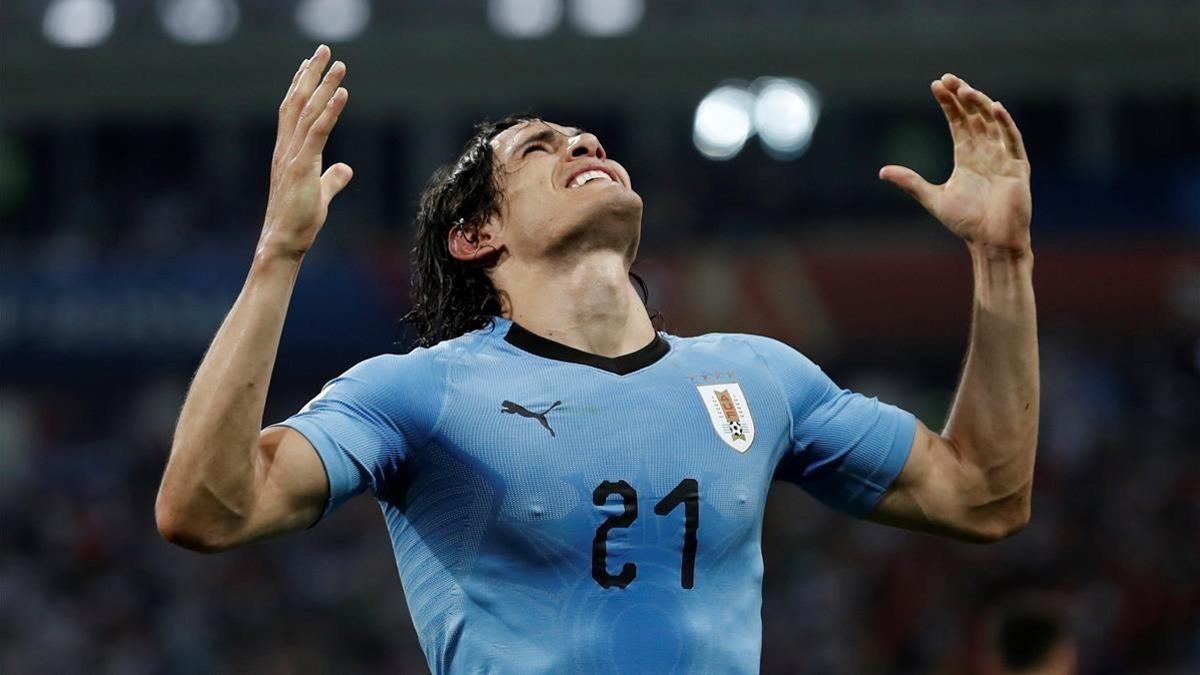 Cavani celebra el segundo gol de su cuenta ante Portugal.