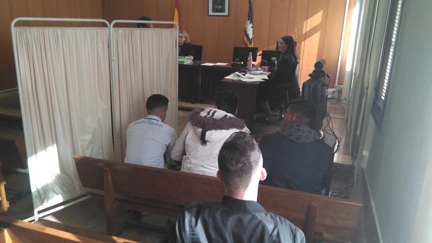 Los cuatro acusados, hoy en el juicio en Palma