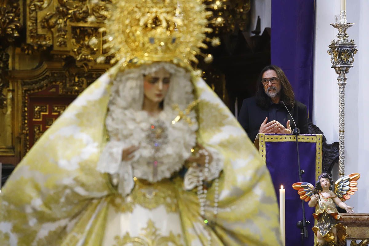 El nuevo manto de la Virgen de la Trinidad, en imágenes