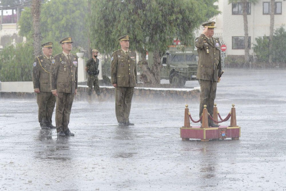 Despedida de la Brigada Líbano bajo la lluvia