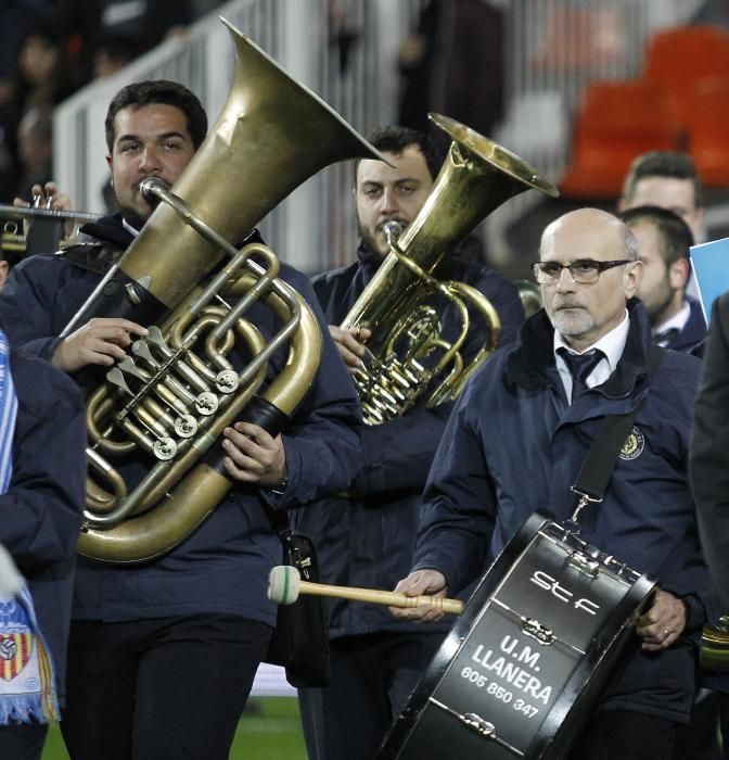 Llanera de Ranes interpreta ‘Amics’ en el Derbi