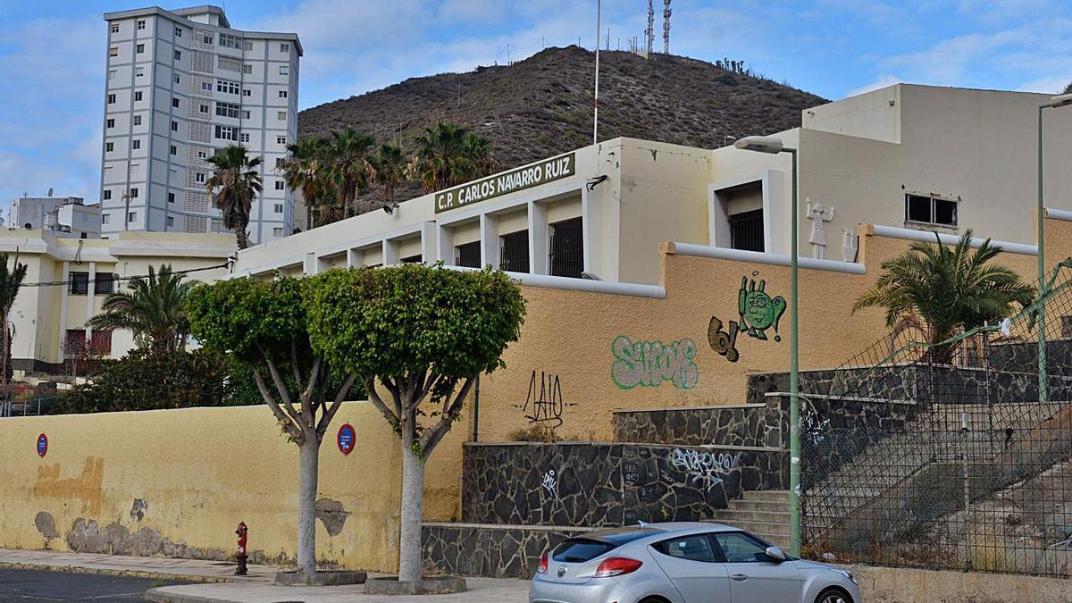 Vista exterior de las instalaciones del antiguo Colegio Carlos Navarro Ruiz. | | JOSÉ CARLOS GUERRA