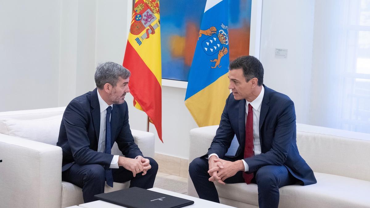 Primera reunión entre Fernando Clavijo y Pedro Sánchez