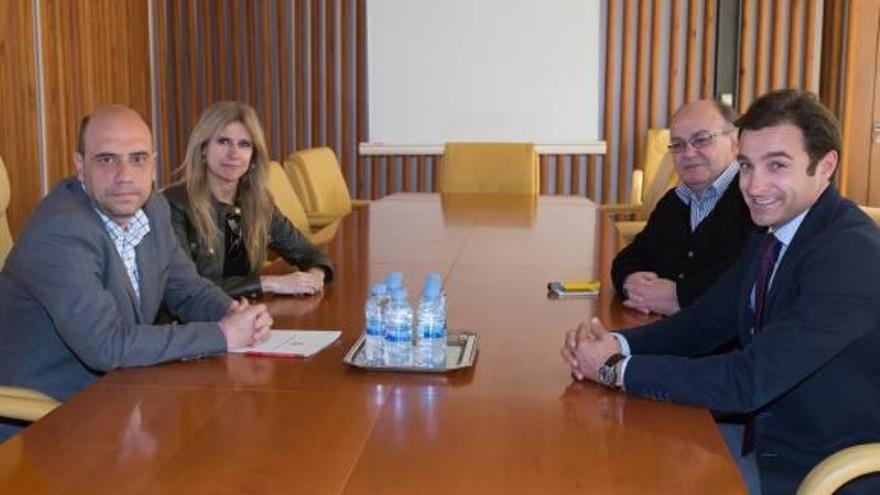 Parodi y Ramírez, ayer, reunidos con Echávarri y Eva Montesinos, edil de Deportes.