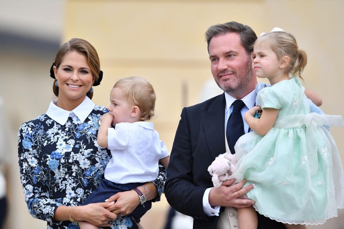 Chris O'Neill, Magdalena de Suecia y sus hijos en el bautizo de Alexander de Suecia