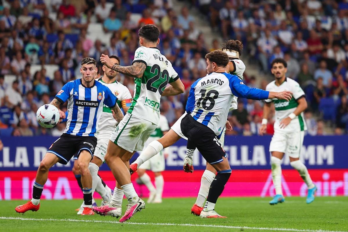 Marcos y Roberto Fernández, ante el Elche
