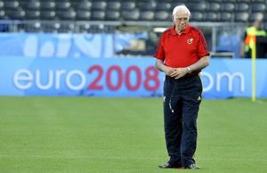 L’exentrenador de la selecció espanyola durant un dels entrenaments de l’Eurocopa del 2008.