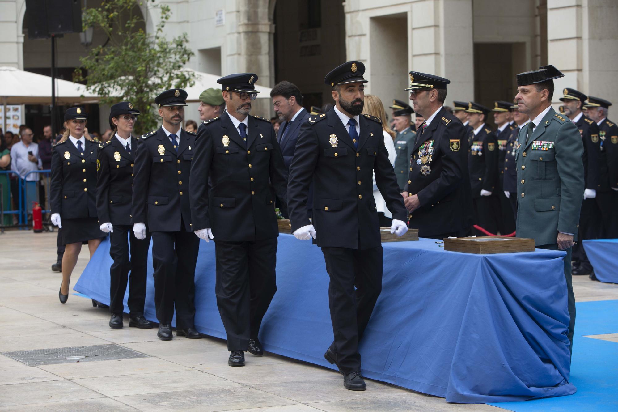 Actos de celebración del Patrón de la Policía Nacional en Alicante.