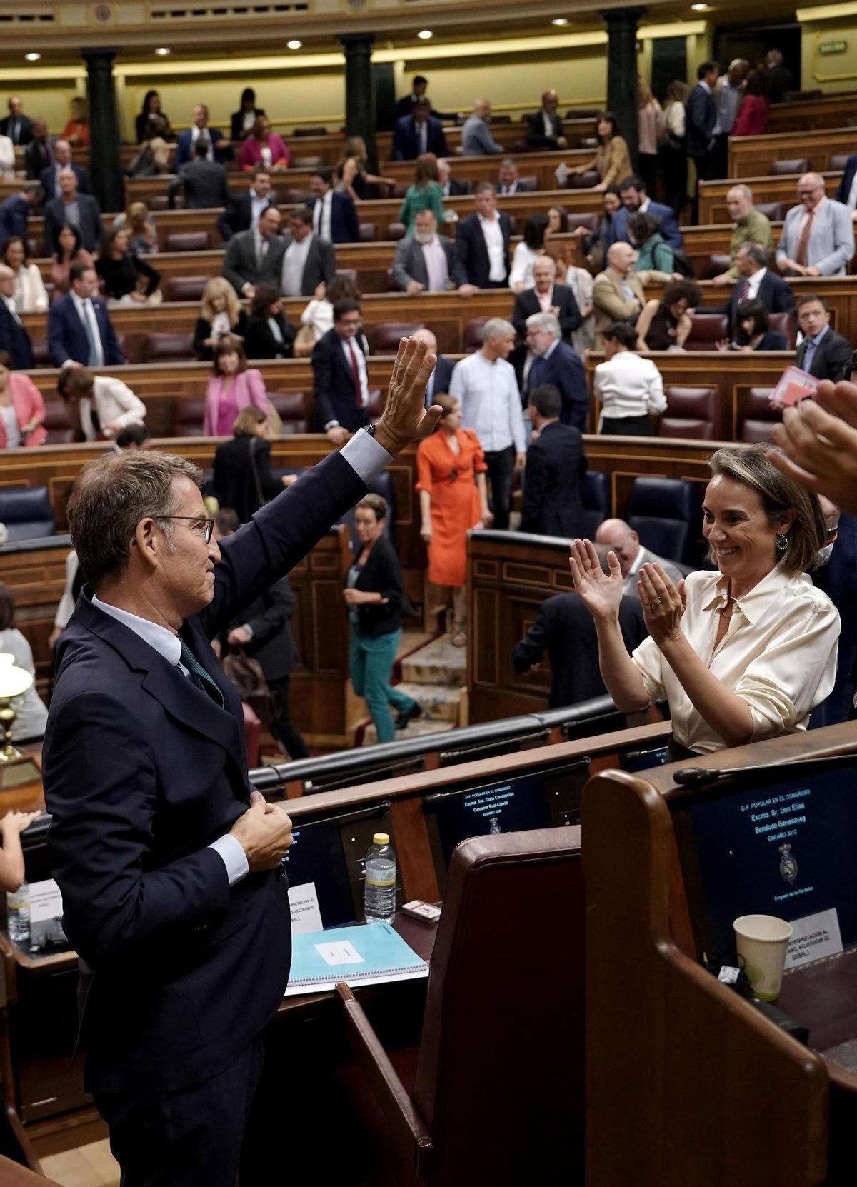 La segunda votación de la investidura de Feijóo, en imágenes
