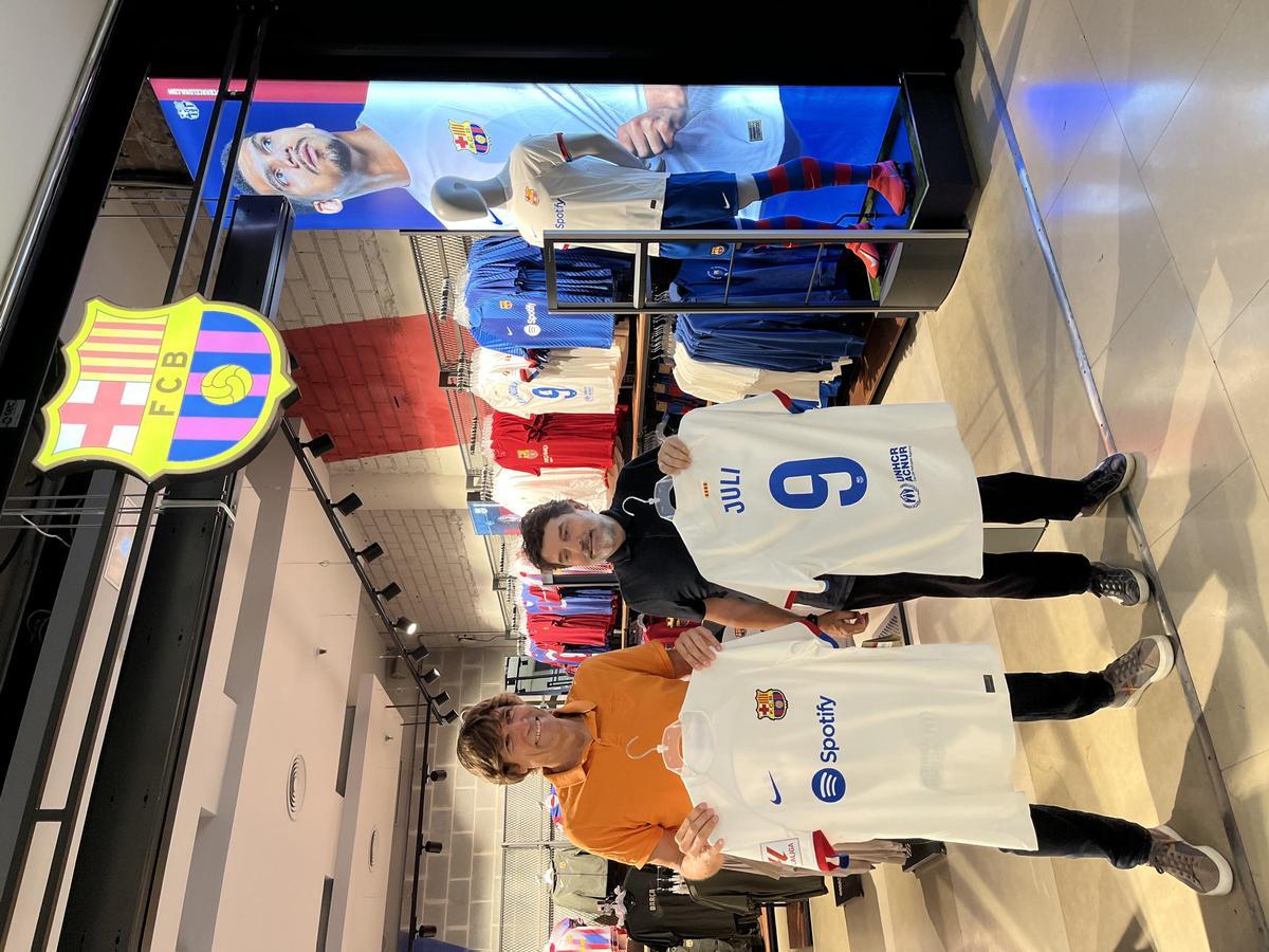 ¡Así luce la rompedora nueva camiseta blanca del Barça!