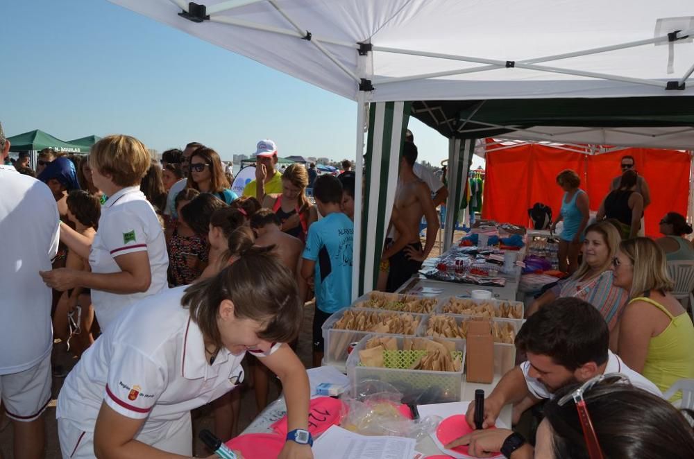 Más de 200 participantes 'se mojan' por la esclerósis múltiple en Playa Paraíso