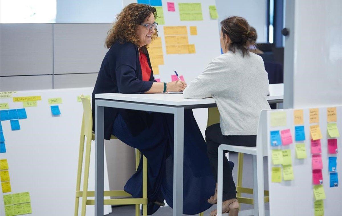 Equipo de trabajo Ágil en el BBVA, que implantó las metodologías ágiles en el 2014. Equipo de trabajo Ágil en el BBVA, que implantó las metodologías ágiles en el 2014.