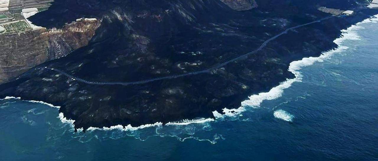 Obras sobre la fajana del volcán Tajogaite