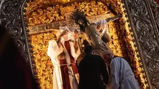 "Es un día muy emotivo": el Cristo de La Laguna baja de su altar y ya se encuentra en la Catedral