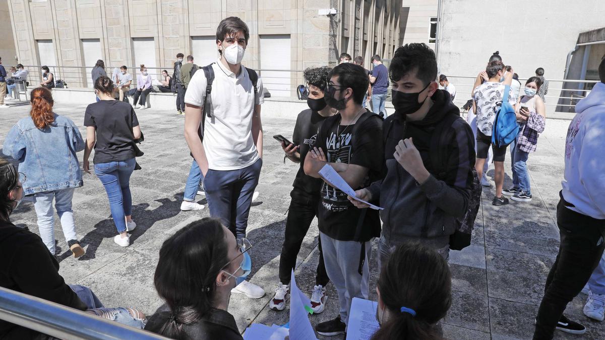 Los jóvenes gallegos deciden su futuro en la Selectividad