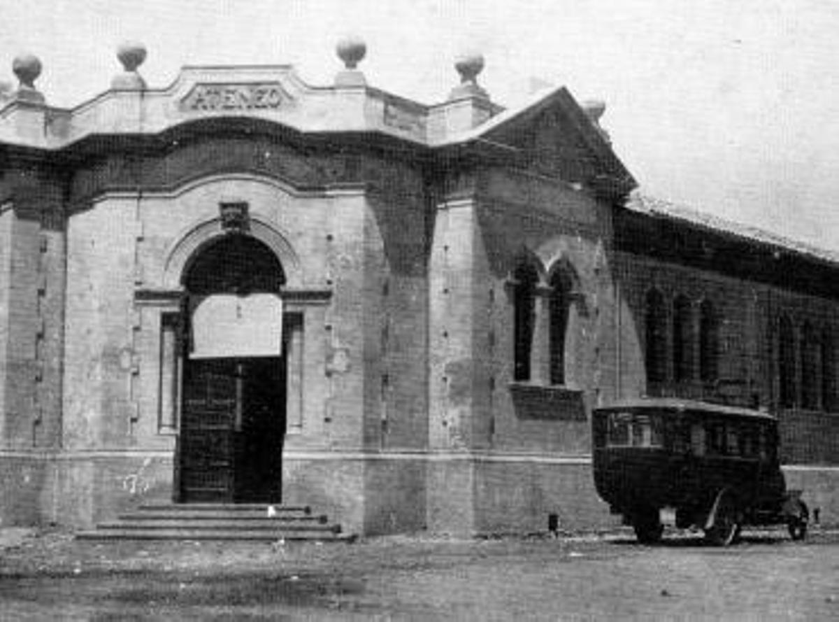 El Ateneo Obrero cumple cien años