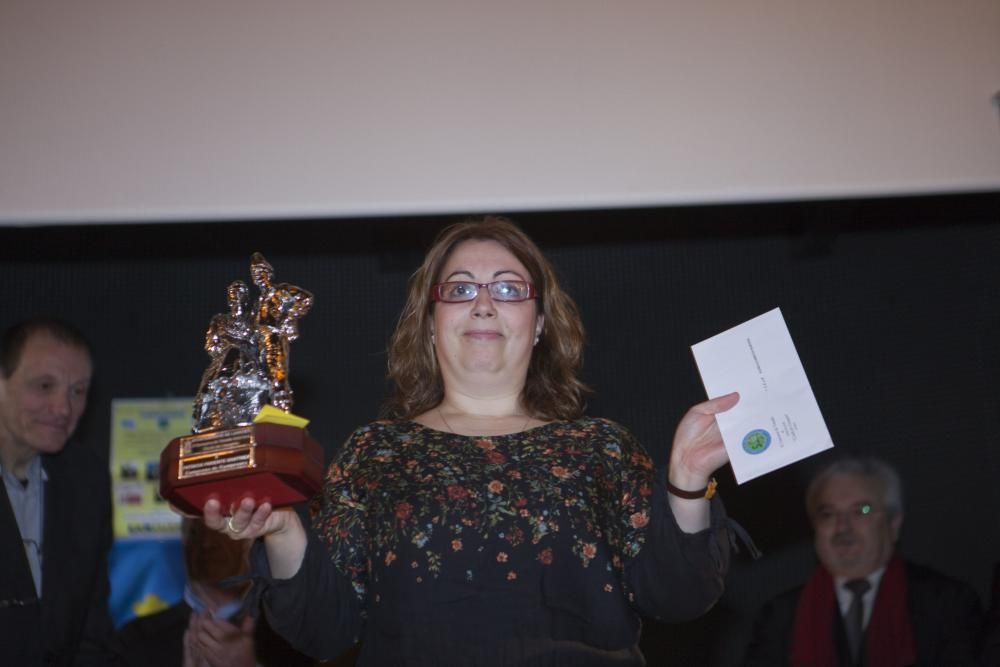 Entrega de premios del concurso de tonada "Ciudá de Llangréu".