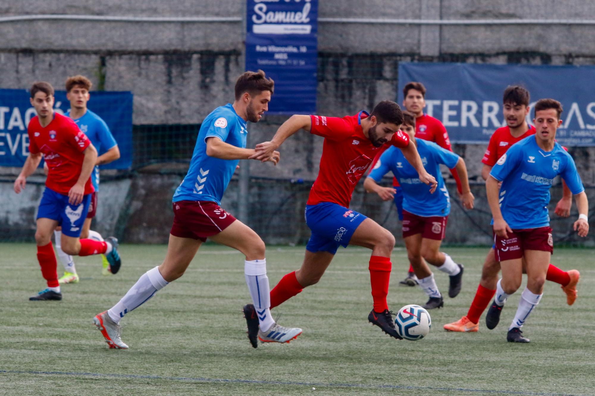 Las imágenes de la victoria del Umia sobre el Pontevedra B en A Bouza (3-0)