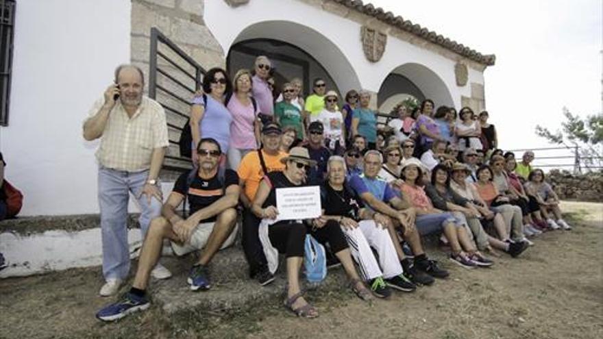 Aldea Moret en Cáceres reivindica el poblado minero con una jornada de visitas