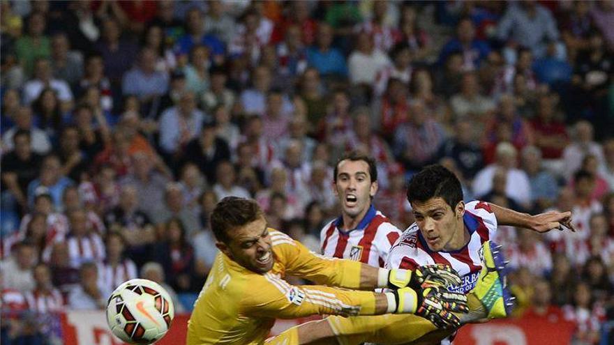 Sergio contiene al Atlético