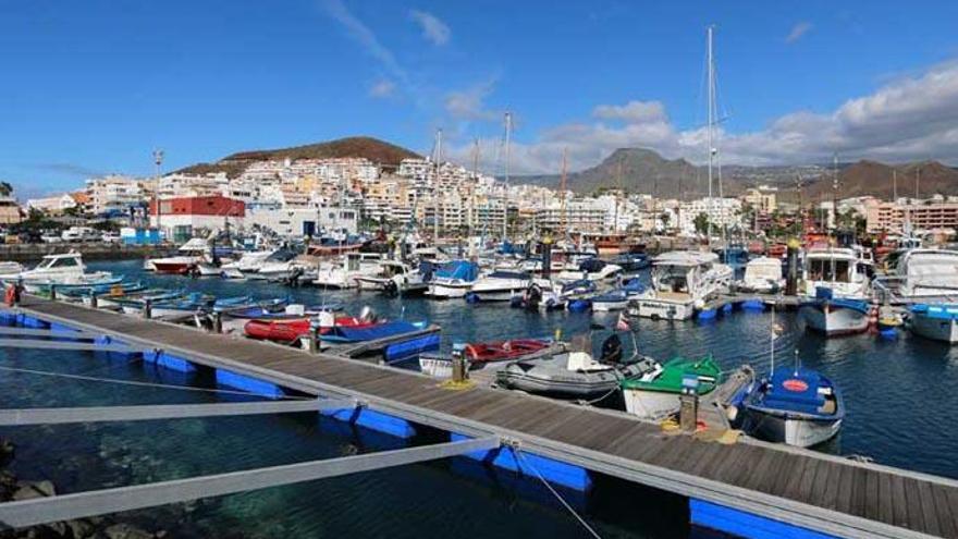 Imagen de Los Cristianos desde el puerto.