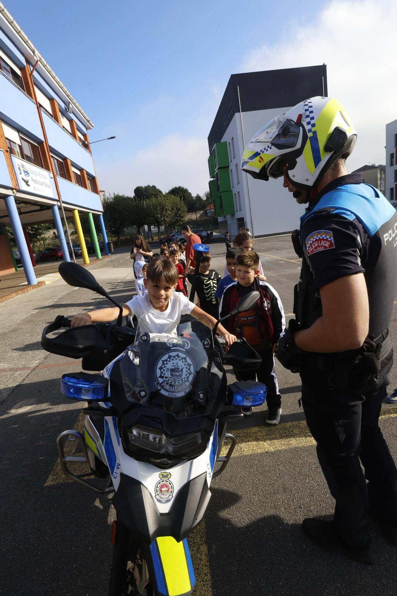 La Policía Local visita el colegio de La Luz
