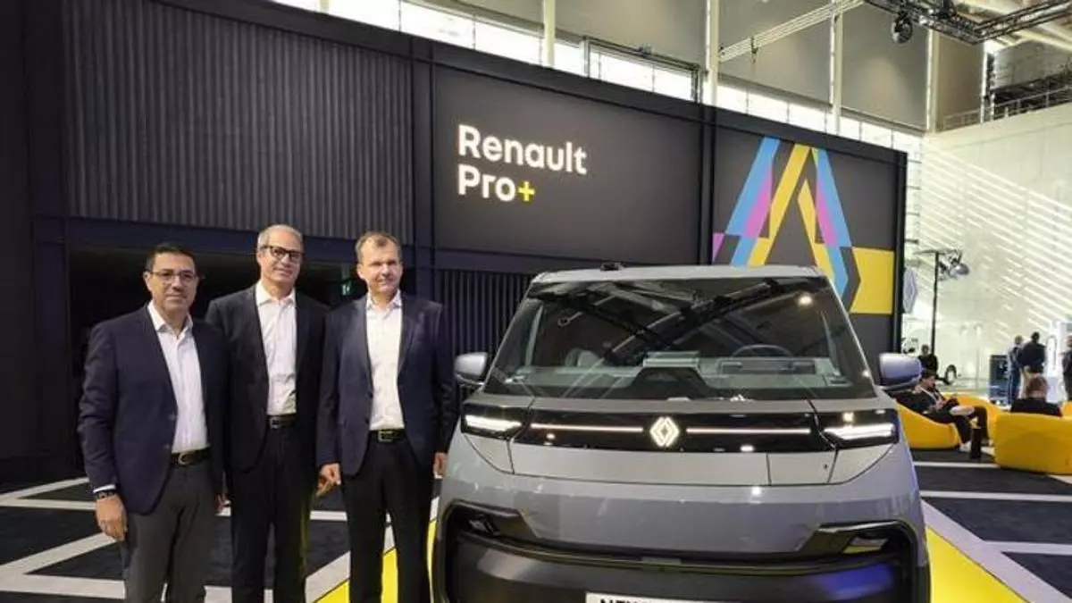 Renault abre con la nueva Trafic eléctrica una nueva era de cinco furgonetas en un avance sin precedentes