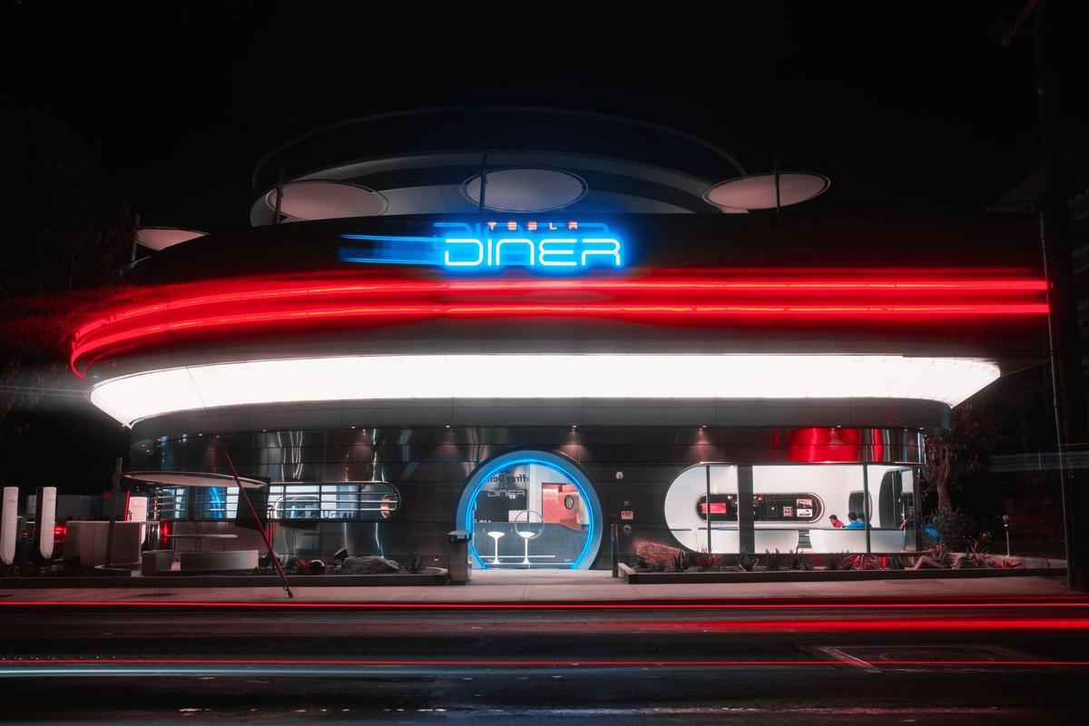 Tesla Lokantası Los Angeles