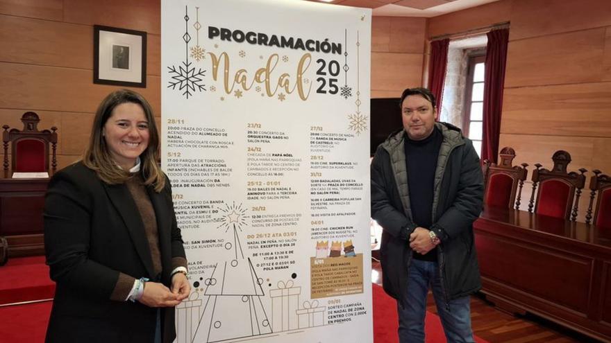 Los concejales de Festexos y Deportes con el programa.