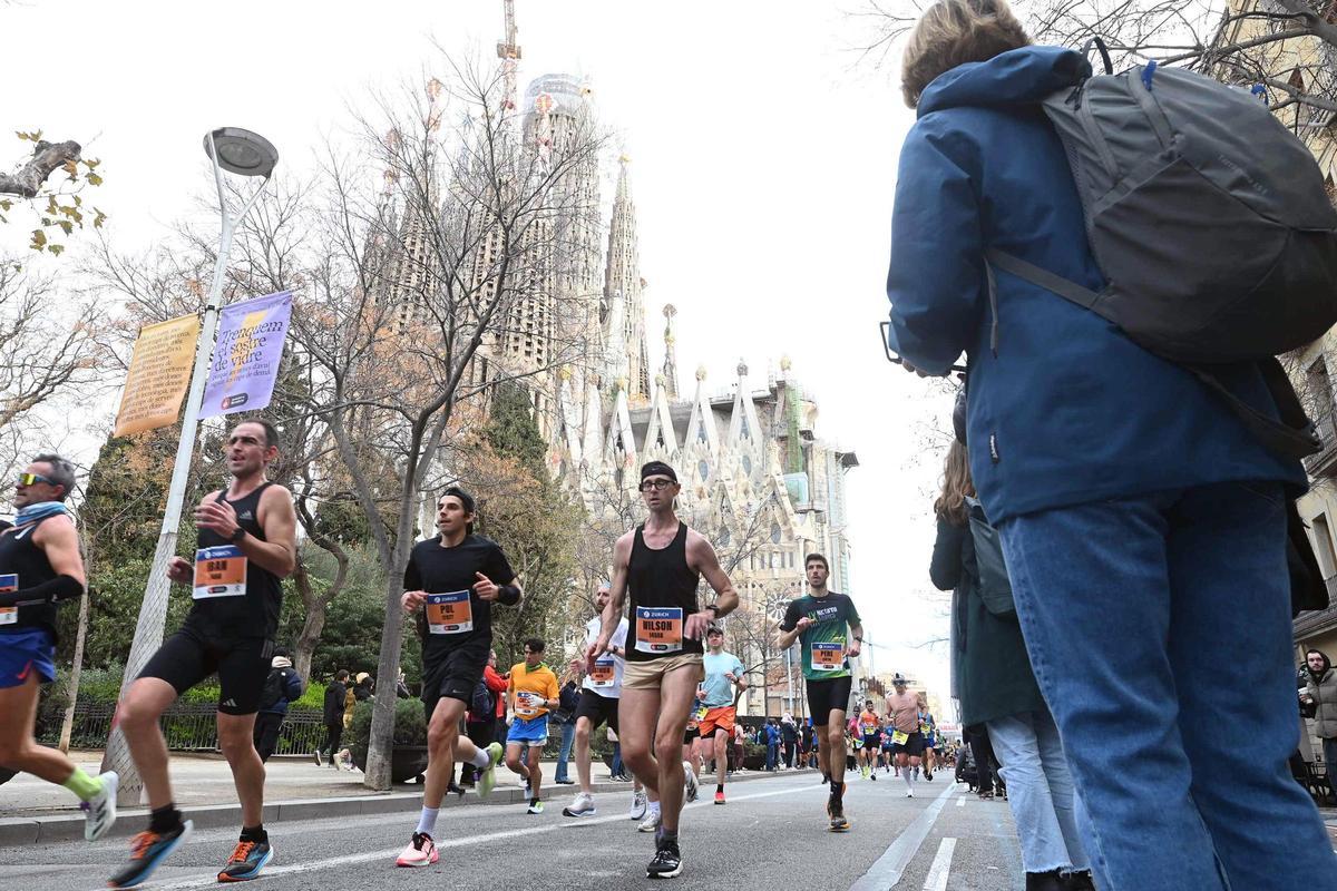 ¿Has participado en la Marató de Barcelona 2024? ¡Búscate en las fotos¡