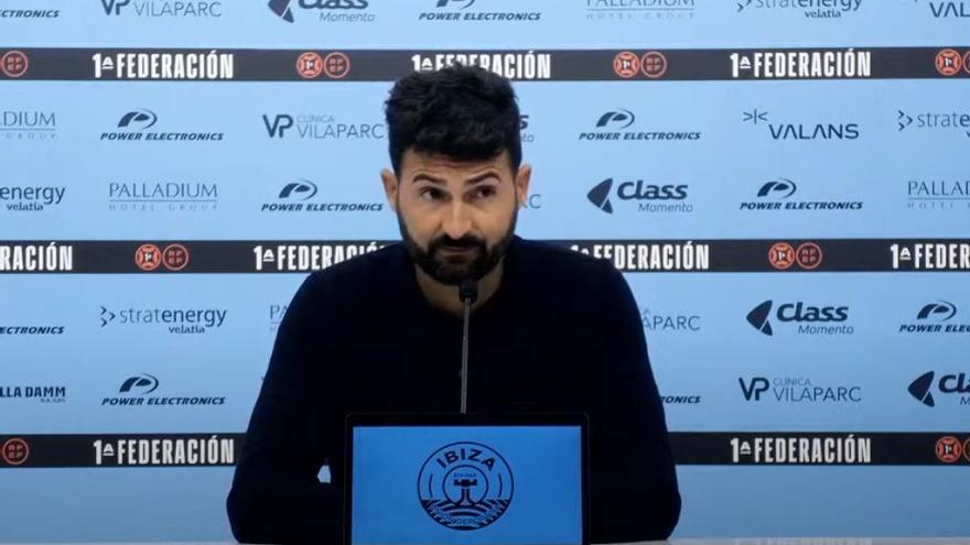Guillermo Fernández Romo, entrenador de la UD Ibiza: «Para nada ha habido suficiencia por que viniera el último clasificado»