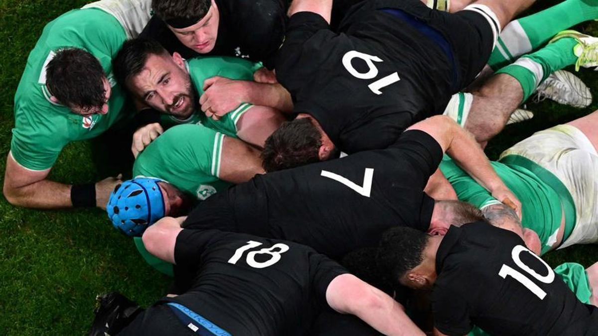 Un ruck en el Nueva Zelanda-Irlanda del Mundial.