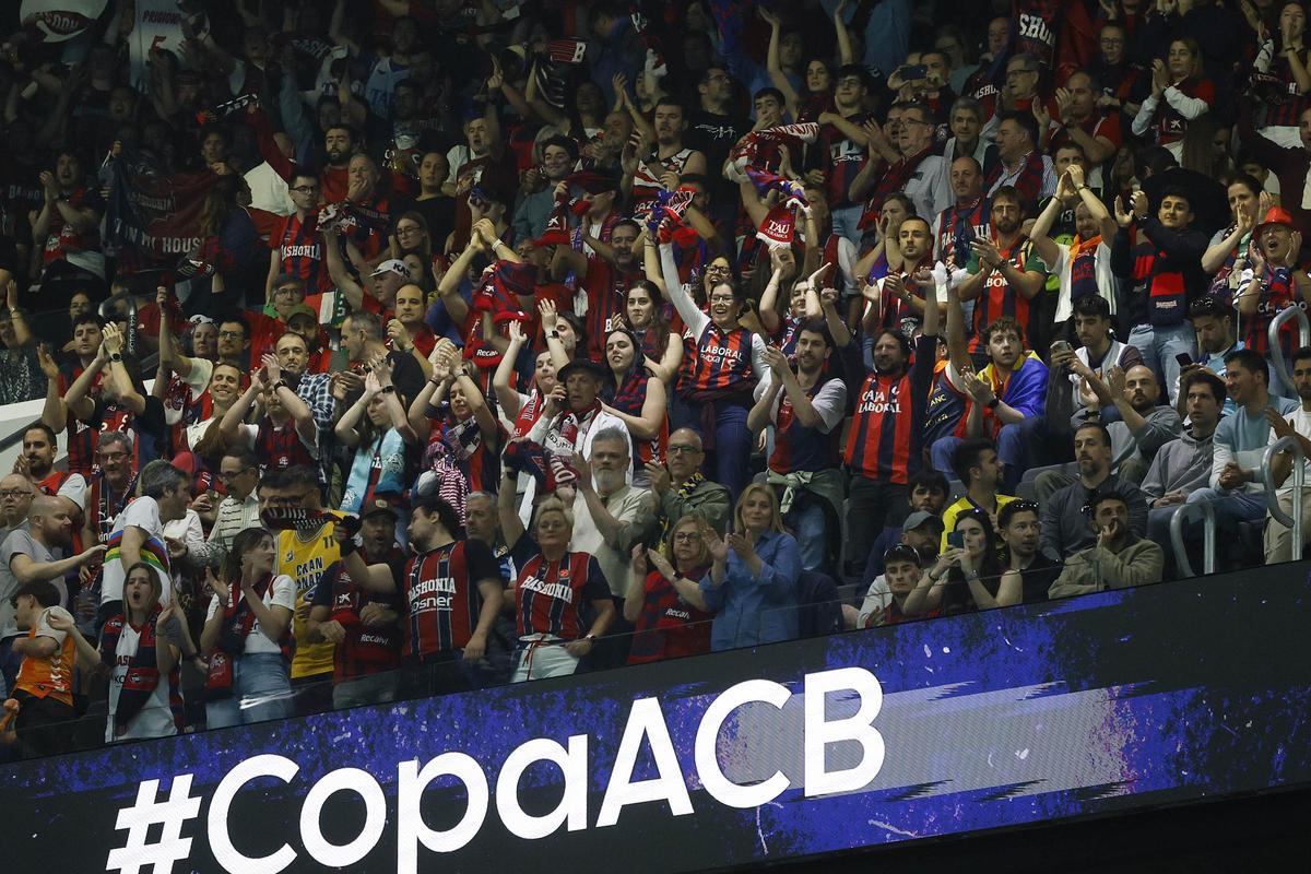 La afición de Baskonia, durante la final contra el Real Madrid