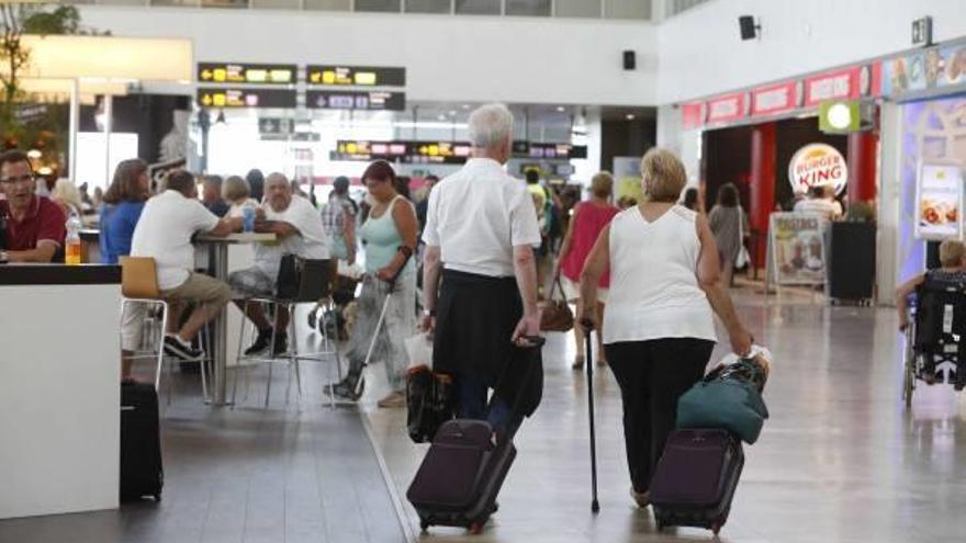 En la terminal hay 39 locales, entre tiendas y cafeterías.