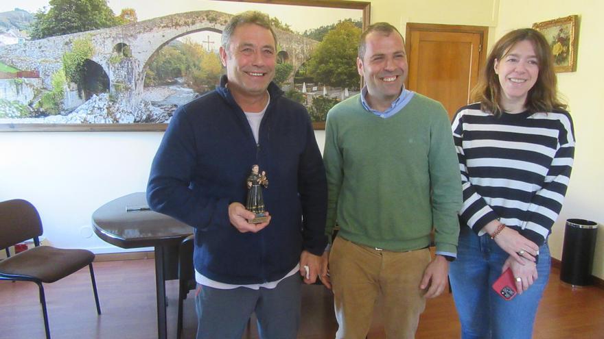 Todo listo para la elección de la reina y las danas de honor de las fiestas de San Antoniu en Cangas de Onís