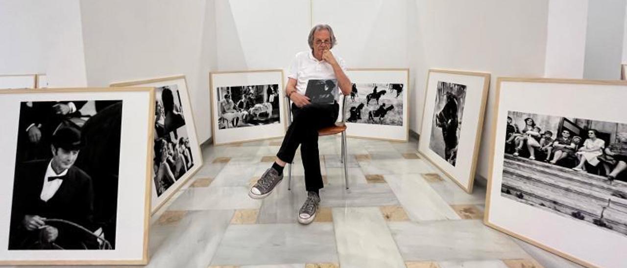 Pedro Coll, en el centro expositivo El Roser, en Ciutadella, donde mostrará las fotografías que componen su libro ‘Renou i silenci’ y que espera traer a Mallorca.