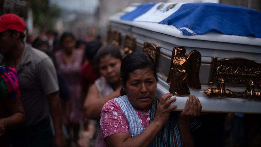 Casi un centenar de muertos por el volcán de Fuego en Guatemala